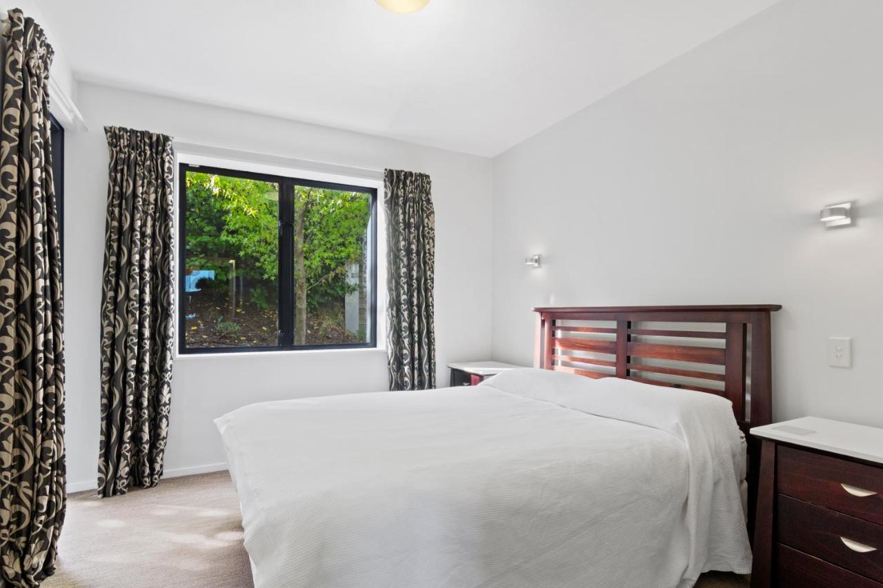 Stunning 2 Bedroom Apartment With Balcony! Queenstown Eksteriør billede