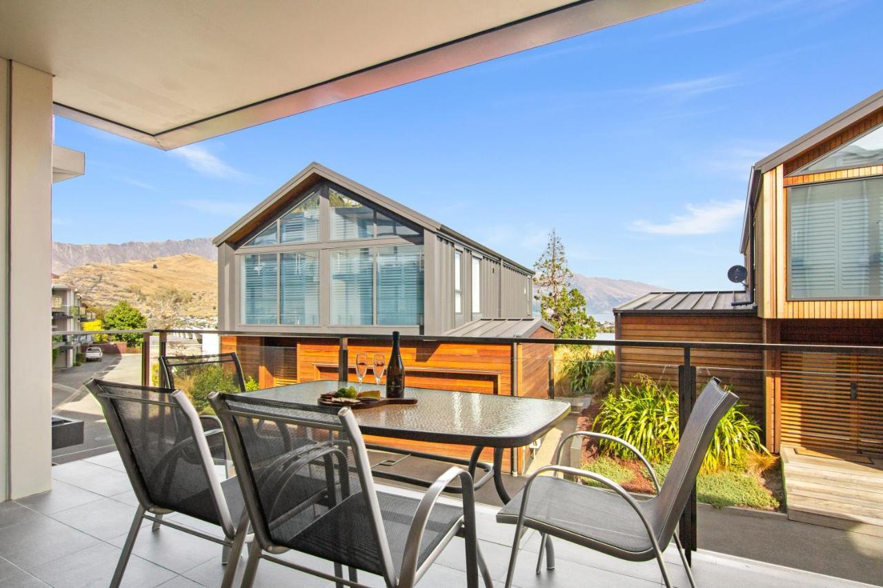 Stunning 2 Bedroom Apartment With Balcony! Queenstown Eksteriør billede